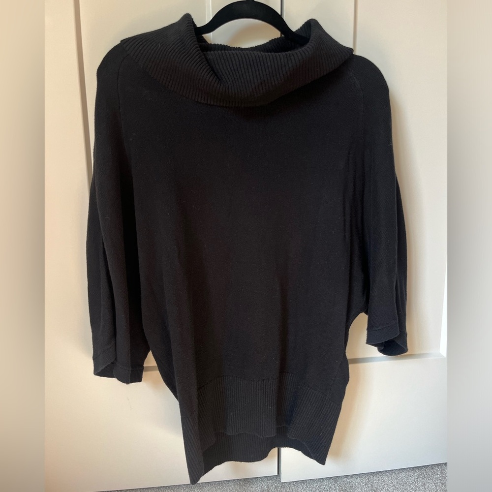 Black doleman short sleeve sweater